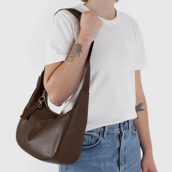 Baggu Brown Recycled Leather Medium Crescent - Picture 3 of 5